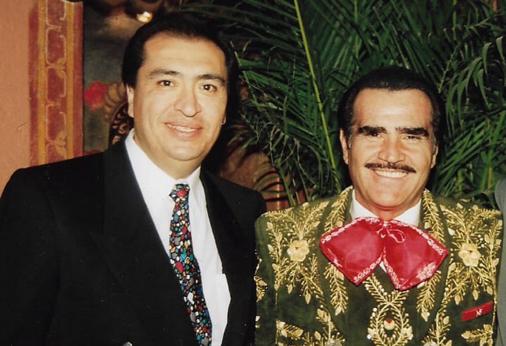 El locutor Gustavo Alvite dice que Vicente Fernández murió el 11 de diciembre