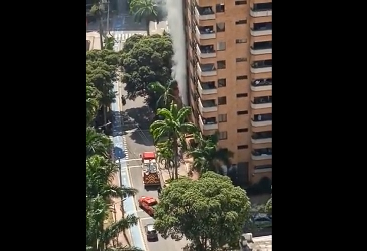 Rescatan a 5 personas de un incendio en parque Las Palmas de Bucaramanga