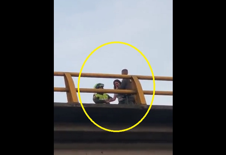 Policías de Medellín impiden intento de suicidio en la glorieta de San Diego