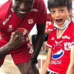 Yoav Harf, niño que se hizo viral en gol del América, conoció a los jugadores