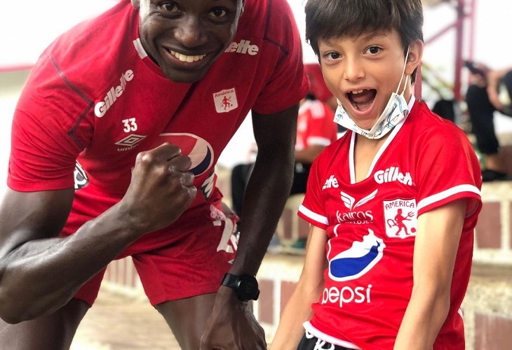 Yoav Harf, niño que se hizo viral en gol del América, conoció a los jugadores