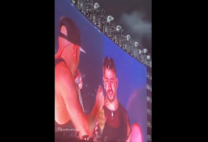 Residente le regaló a Bad Bunny un bolsito que le dieron los arhuacos colombianos