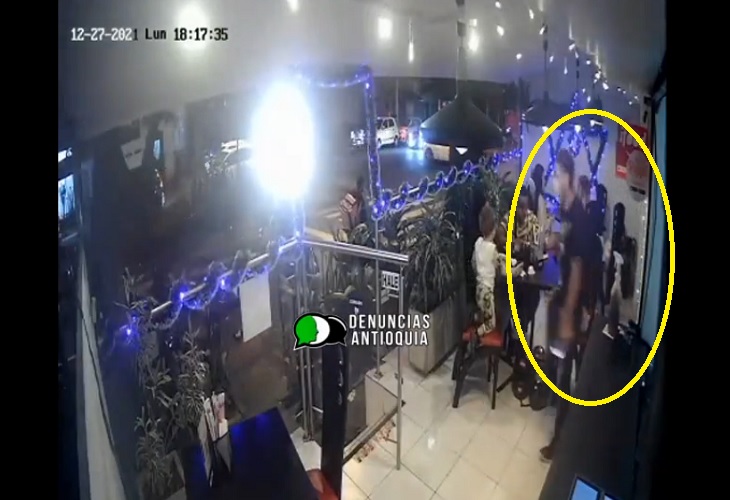 Captan robo armado a dos clientes en Sushi House, en Medellín