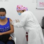 Carné de vacunación COVID en Colombia y Ecuador será homologado