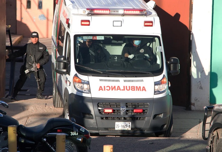 Abandonan camioneta con seis cuerpos en plaza de ciudad mexicana de Zacatecas