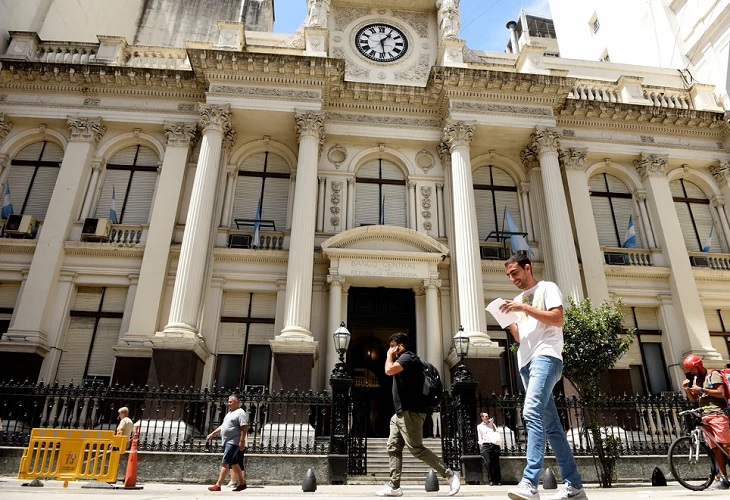 Analistas en Argentina elevan su expectativa de inflación para 2022 al 54,8 %