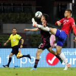 Costa Rica saca un empate en el Azteca y sigue vivo en la eliminatoria