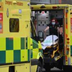 Cuatro hospitales ingleses se declaran en crisis por bajas de personal