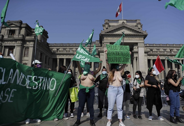 El abismo entre el papel y la realidad del aborto terapéutico en Perú