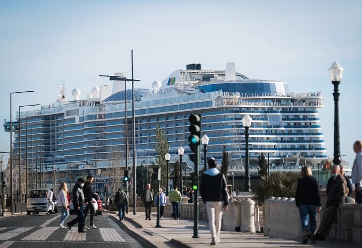 El crucero retenido en Lisboa por un brote de covid cancela su recorrido