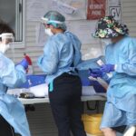 La OMS registra un nuevo récord de casos globales de COVID en un día, 2,6 millones