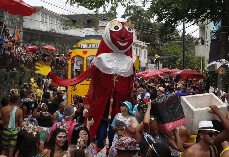 La pandemia convierte el carnaval de Río en una fiesta para la élite