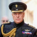 La reina retira los títulos militares al príncipe Andrés por un escándalo de abuso sexual a una menor