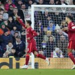 Los suplentes del Liverpool cumplen el trámite