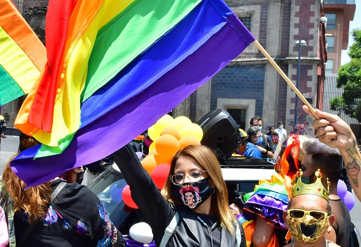 Los trabajadores LGBT en EE.UU. ganan un 10 % menos que la media