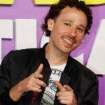 Luisito Comunica protagoniza portada de Playboy África fumando marihuana