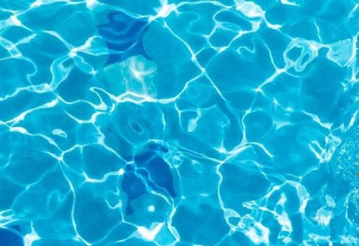 Muere niño al ahogarse en piscina de camping recreativo en Isla de Maipo