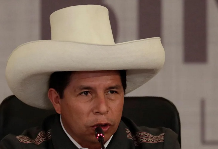 Perú necesita ser refundado, dice Castillo al criticar la ley sobre el referéndum
