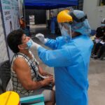 Perú ya acumula tres millones de casos de covid, casi el 10 % de su población
