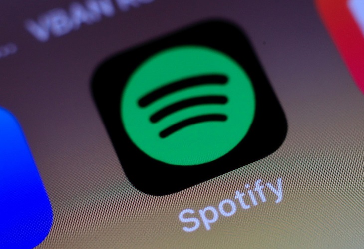 Spotify avisará sobre programas que aborden la covid, ante ola de críticas