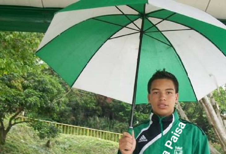 Yeferson García fue asesinado cuando iba en su moto por Fuente Clara, Robledo