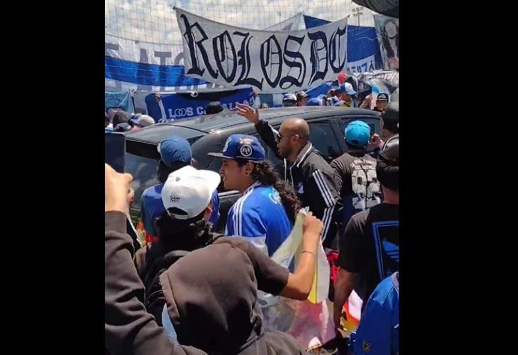 Con agresiones llegaron los Comandos Azules a la práctica de Millonarios