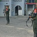 Eln patrulló calles de Arauquita mientras el presidente Duque estaba cerca