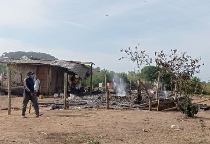 Incendio deja 4 muertos en vereda El Bajito, en San Onofre
