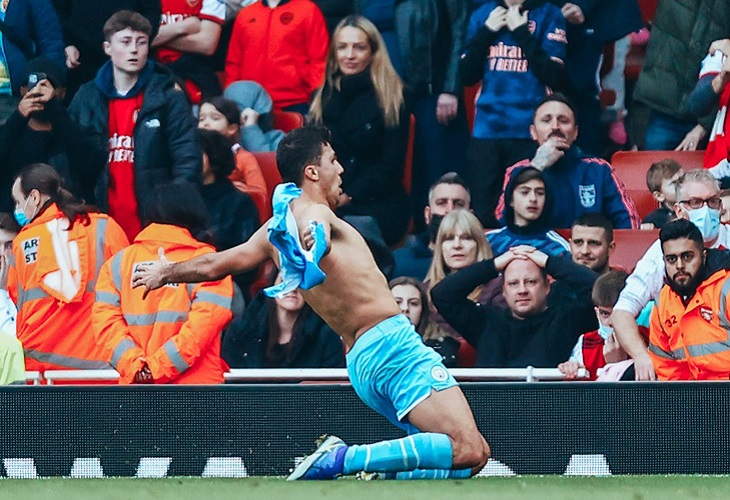 El Manchester City le gana al Arsenal con un gol en el minuto 93