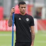 Mason Greenwood pasó la noche en una celda y sigue siendo interrogado
