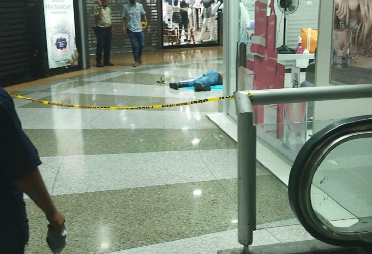 En Centro Comercial Sambil, adolescente se quitó la vida