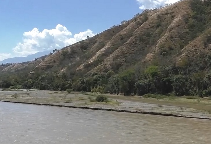 Carro cayó al río Cauca en Cangrejos, Santa Fe de Antioquia