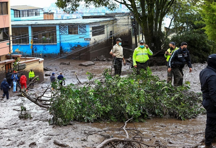 Asciende a 18 la cifra de muertos por un aluvión en la capital de Ecuador