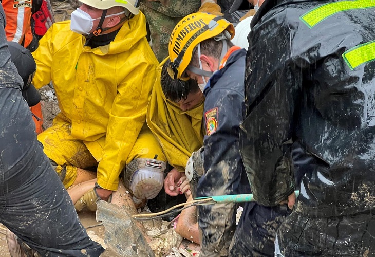 Ascienden a 14 los fallecidos por deslizamiento de tierra en Colombia