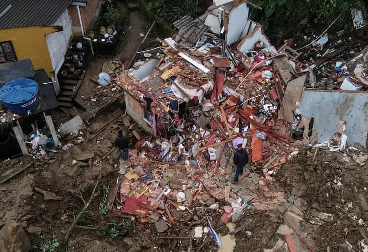 Aumentan a 138 los fallecidos por el fuerte temporal en la brasileña Petrópolis