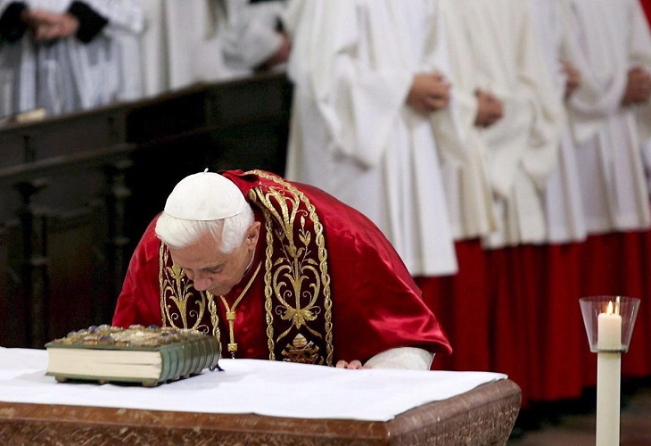 Benedicto XVI pide perdón por los abusos y errores bajo su responsabilidad