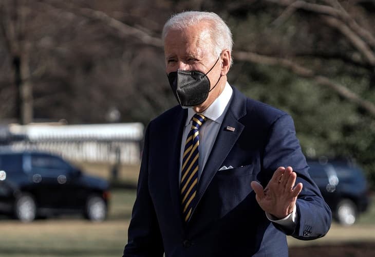 Biden ordena usar fondos afganos para víctimas del 11S y ayuda humanitaria