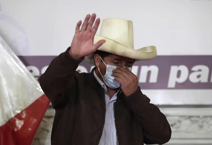 Casi la mitad de los peruanos está a favor de nuevas elecciones en su país