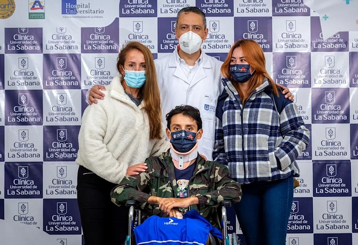 Egan Bernal sale del hospital