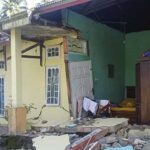 Elevan a siete los muertos por el terremoto de 6,2 en lndonesia