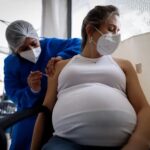 Estudio confirma que vacuna a embarazadas previene hospitalización de bebés