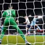 Kane derriba al City y reanima la Premier