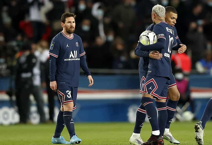 Mbappé saca músculo