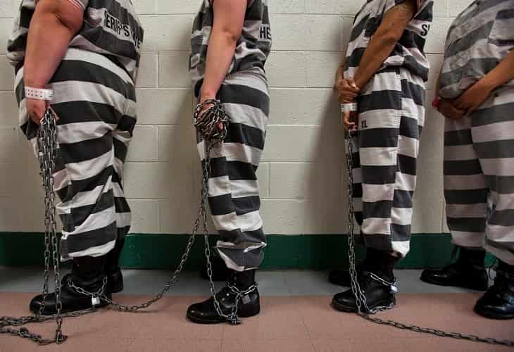 Muere un recluso de una prisión de Florida durante un traslado