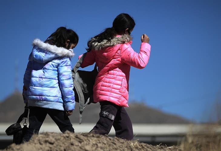 Niñas migrantes enfrentan graves peligros en su travesía a EEUU, alerta ONG