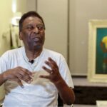 Pelé vuelve al hospital para continuar su tratamiento