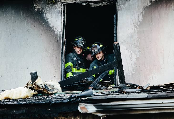 Una mujer y sus cuatro nietos pequeños mueren en un incendio en Pensilvania