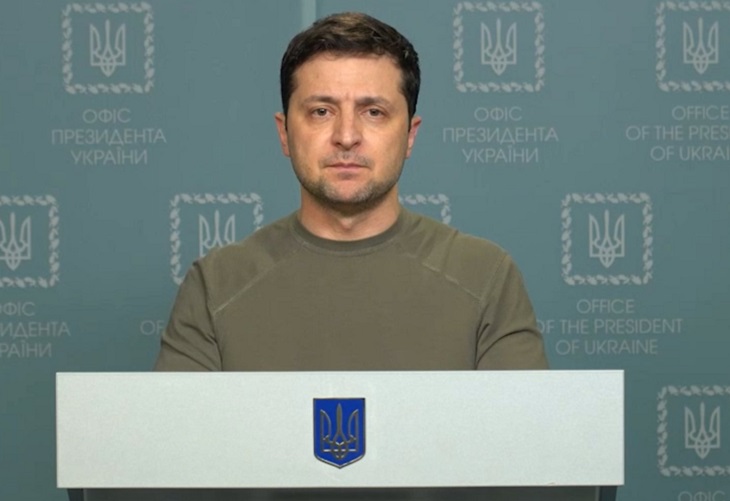 Zelenski, presidente de Ucrania se lamenta: "Nos han dejado solos"