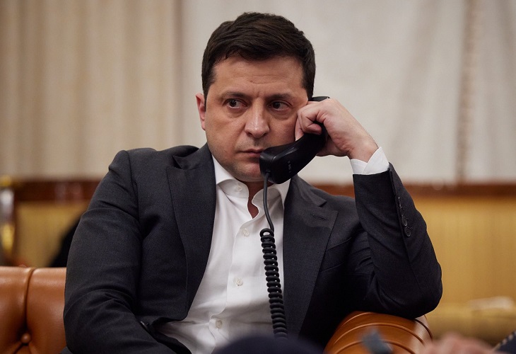 Presidente Zelensky pide una solución diplomática mientras aumenta tensión en Ucrania