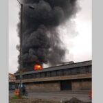 Voraz incendio consume bodega en zona industrial de Bogotá